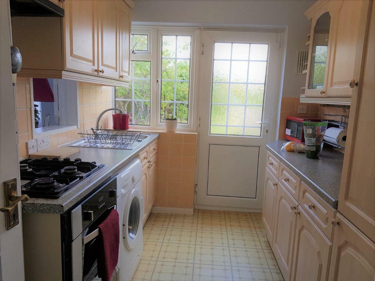 Poynters House - Huku Kwetu Luton & Dunstable - Spacious 2 Bedroom House 外观 照片